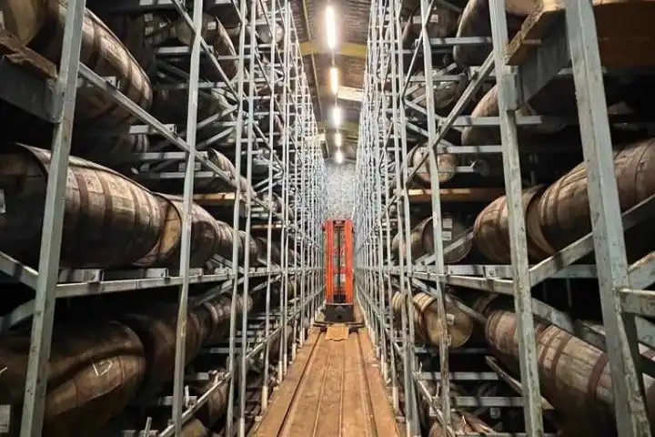 a group of scaffolding